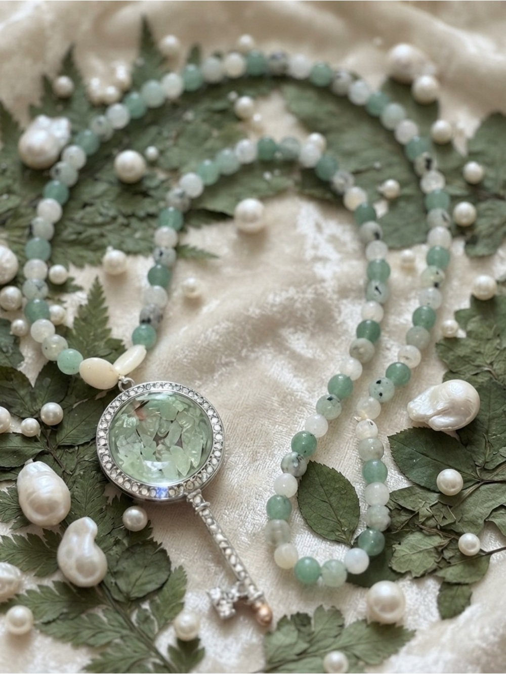 Leaves and Pearls Necklace (Aventurine, Kiwi Jasper & Mother of Pearl)